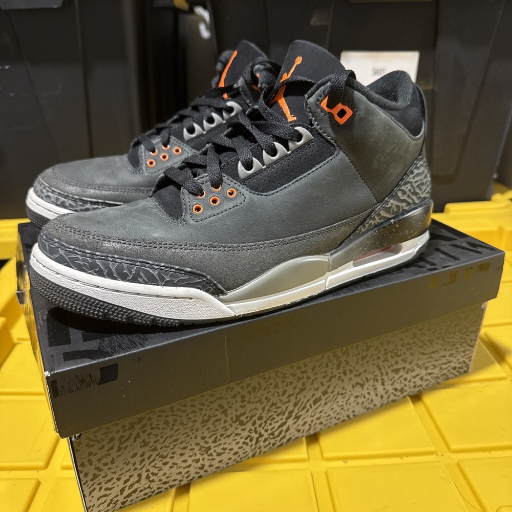Size 9.5 - Jordan 3 Retro 2023 Mid Fear